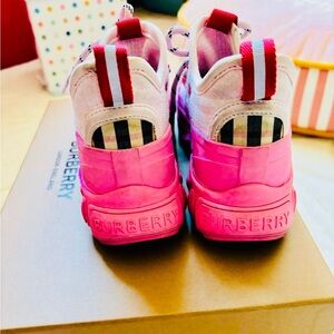 Burberry hiking low top sneakers